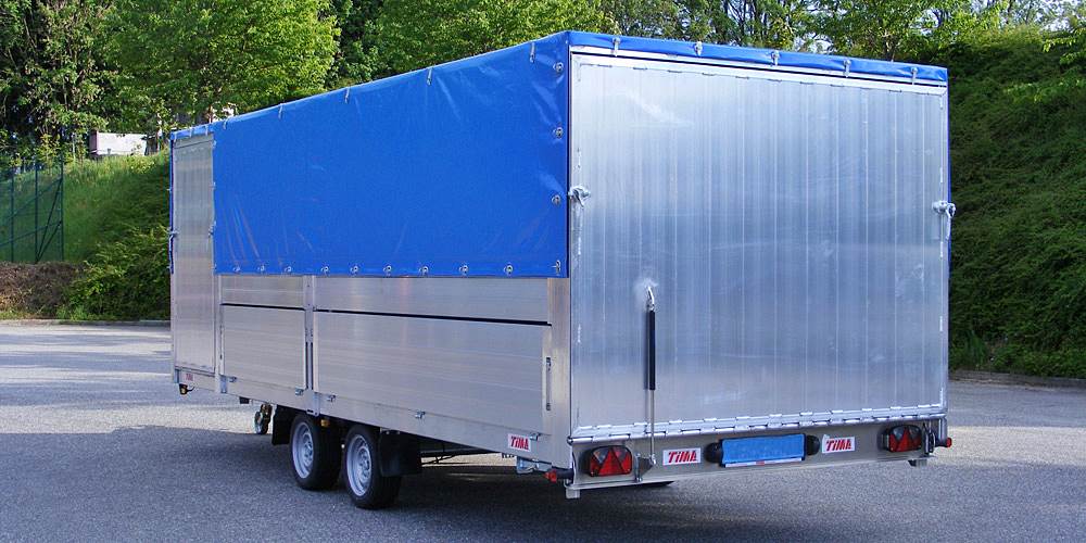 Heckwand mit Gasfeder als Hebehilfe