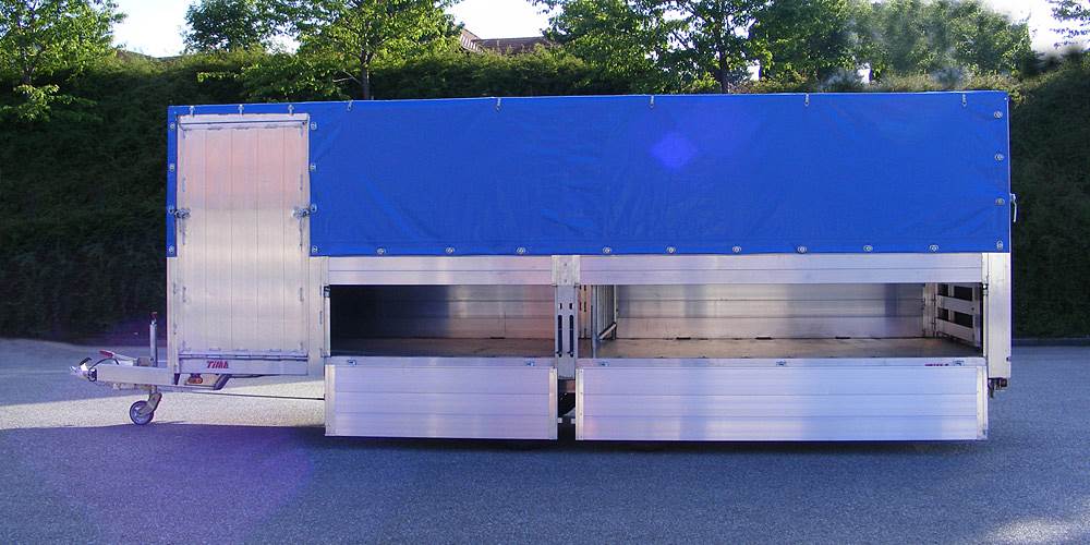 Seitenwand hinten abklapp- und aushängbar